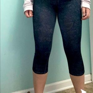 Dark gray cropped leggings